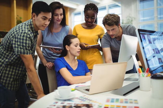 Janet (Sales Manager) 1748944598960550